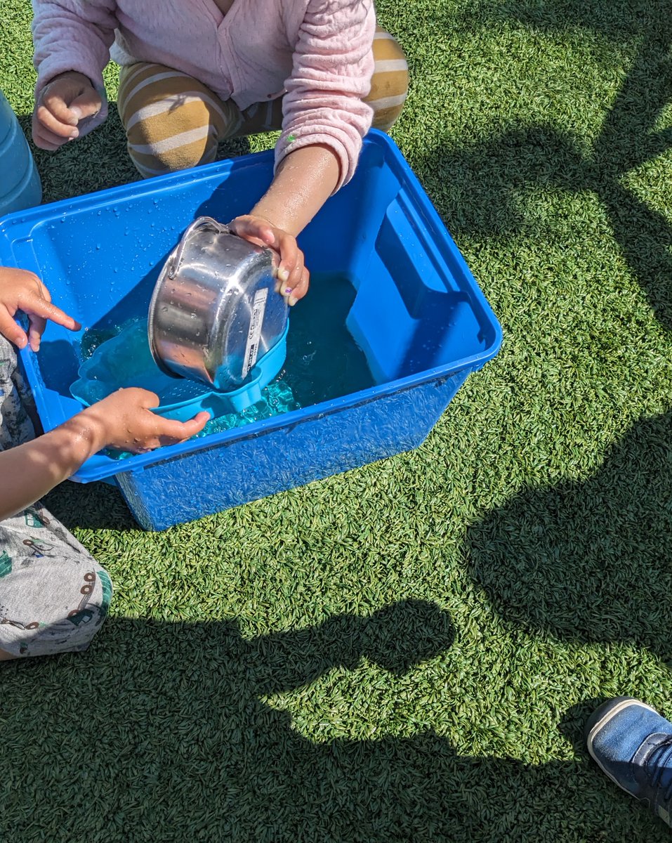 BuildUpCA's tweet photo. Happy Friday! Today we had the pleasure of visiting Mi Second Casa, a family child care home and IGP 1 grantee in San Mateo. We cooled off with some water and slime play and explored their lovely garden!

Thank you Graciela, Miguel &amp; Michael for having us! #childcare https://t.co/DIbfRwBnUS
