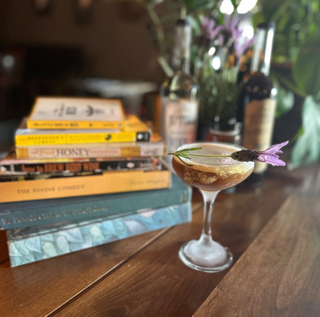 Introducing #RenoFoodandDrinkWeek participant Black Rabbit Mead Co!

𝑺𝒊𝒆𝒓𝒓𝒂 𝑩𝒖𝒛𝒛 $12
An espresso martini-inspired drink crafted by the Black Rabbit Mead Co. managers.
