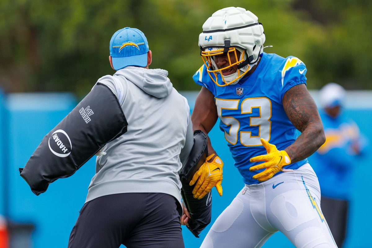 Chris  tweet media