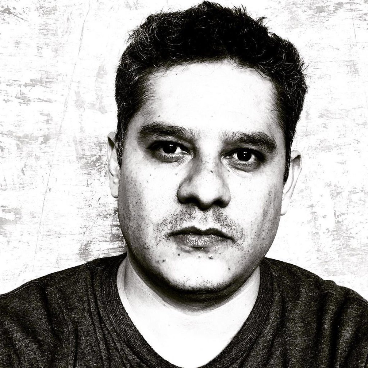 Lo único  que le hace falta a está tarde es la nueva música de <a href="/ClubManchego/">Club Manchego</a>  y su "Relax &amp; Dance Space Disco", #PONLEPLAY

buff.ly/4e5GL26