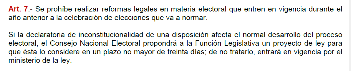 EstebanPRonC's tweet photo. Un par de elementos normativos y jurisprudenciales respecto a la consulta al Procurador sobre la licencia sin remuneración:

- El Art. 278 - 3 establece como infracción grave que servidores públicos en ejercicio de funciones induzcan al voto. Cod Democracia
- Ejemplo: Alcalde de Quito fue sancionado en aplicación de este artículo sobre el argumento de que por su condición de alcalde y servidor público se afecta el principio de igualdad de oportunidades por su capacidad de convocatoria. Sentencia 316-2023 TCE.

El Procurador debería atender lo señalado.

Algunas dudas: 

Lloverán las denuncias por infracción grave ???
El Procurador puede suspender aplicación de normas ???
Se modificaría el Código de la Democracia siendo que hay la imposibilidad temporal de un año antes de las elecciones Art. 7 del Cod Democracia ???
Se creará un régimen nuevo de servidores públicos ???
Se crearán figuras de inimputabilidad por infracción electoral ???

Cosas que se deben atender para no generar caos, y dar seguridad jurídica y legitimidad democrática al proceso electoral 2025.