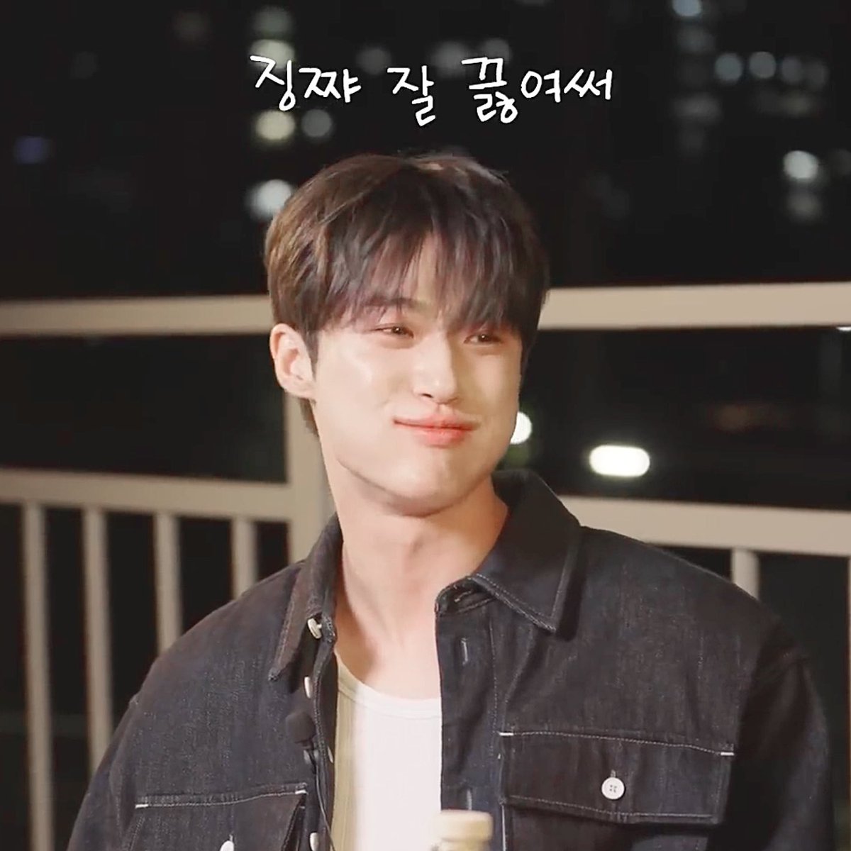 100_sulki's tweet photo. 라면을 징쨔 잘 끓인 변우석 https://t.co/aojEFEFSBe