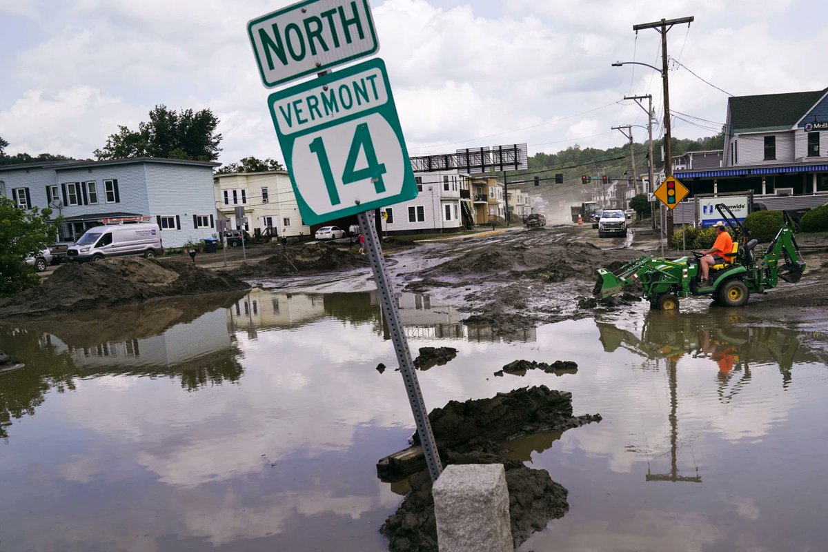 Vermont becomes 1st state to enact law requiring oil companies pay for damage from climate change

tinyurl.com/2p8nusxf @LisaRathke @ClimateCrisis #ClimateImpacts #ExtremeWeather #Flooding #ClimateJustice #PenaltyLaw #ClimateLaw #ClimateLeadership #ClimateAction