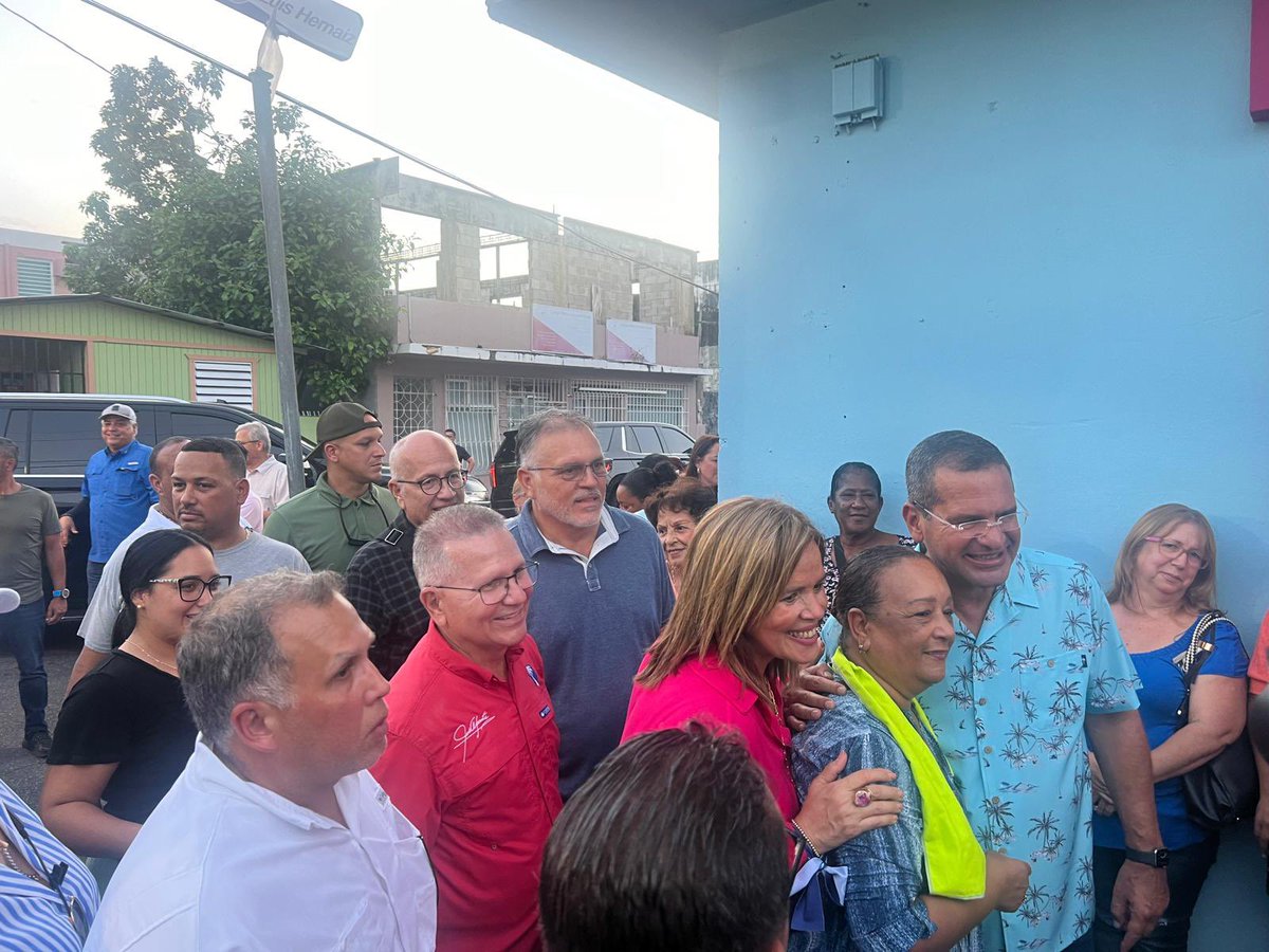 JoseAponte51's tweet photo. Gracias Canóvanas por tan gracioso recibimiento a la #RutaDelProgreso de quien seguirá siendo nuestro gobernador Pedro Pierluisi. Este próximo 2 de junio cuento con tú respaldo.
#LaIgualdadRequiereAcción
#DeLaManoConMiGente
#teamJoseaponte https://t.co/NrbZ4HrSyY