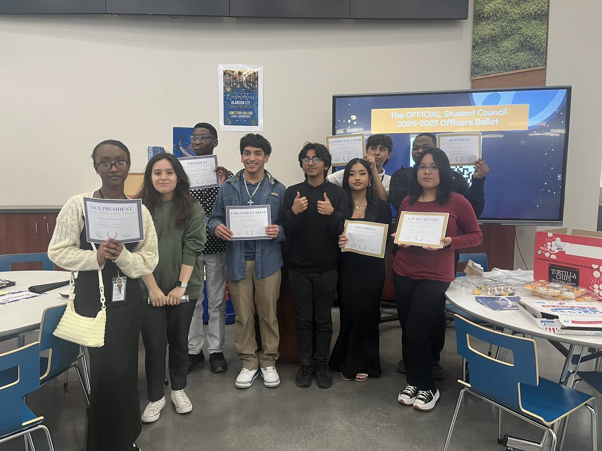 blansonstuco's tweet photo. Our upcoming next year’s officers! 🎉 @BlansonCTEHS #BlansonCTE #BCTE #StudentCouncil #StuCo #officers #MyAldine https://t.co/ITbiQvnEsN