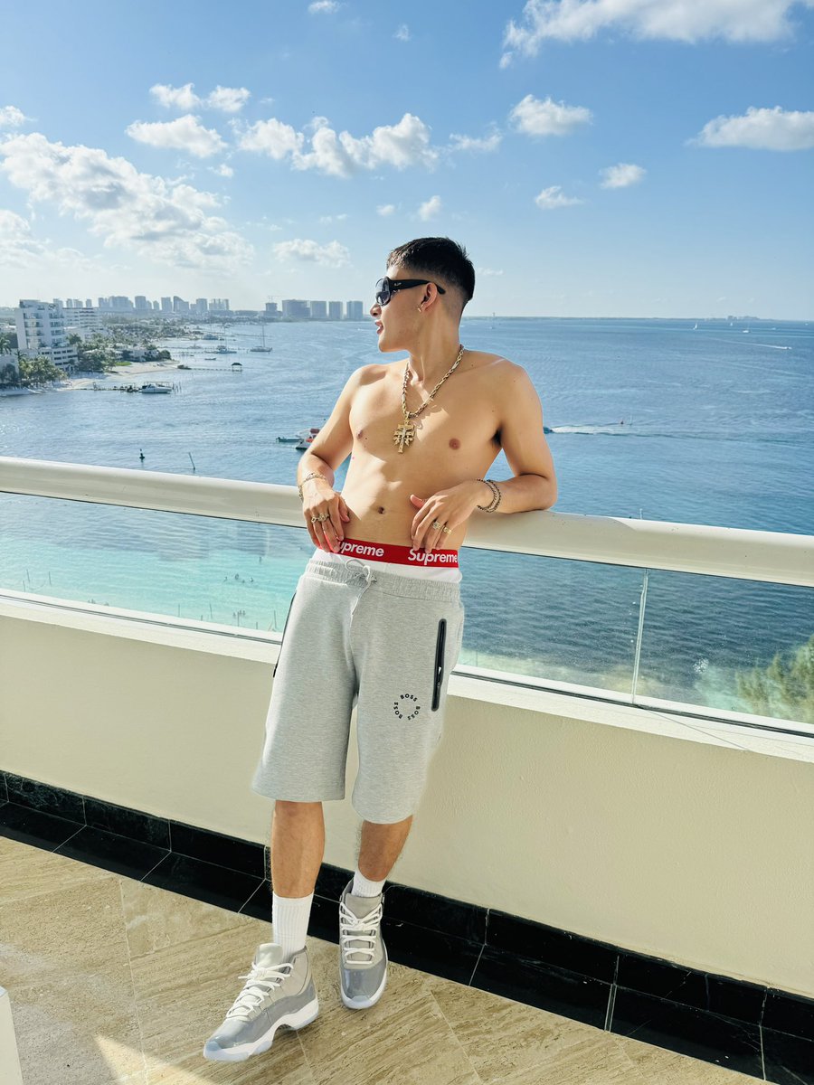 elmalibaby's tweet photo. En el mar la vida es más sabrosa😊 https://t.co/jk4fFTL0YN