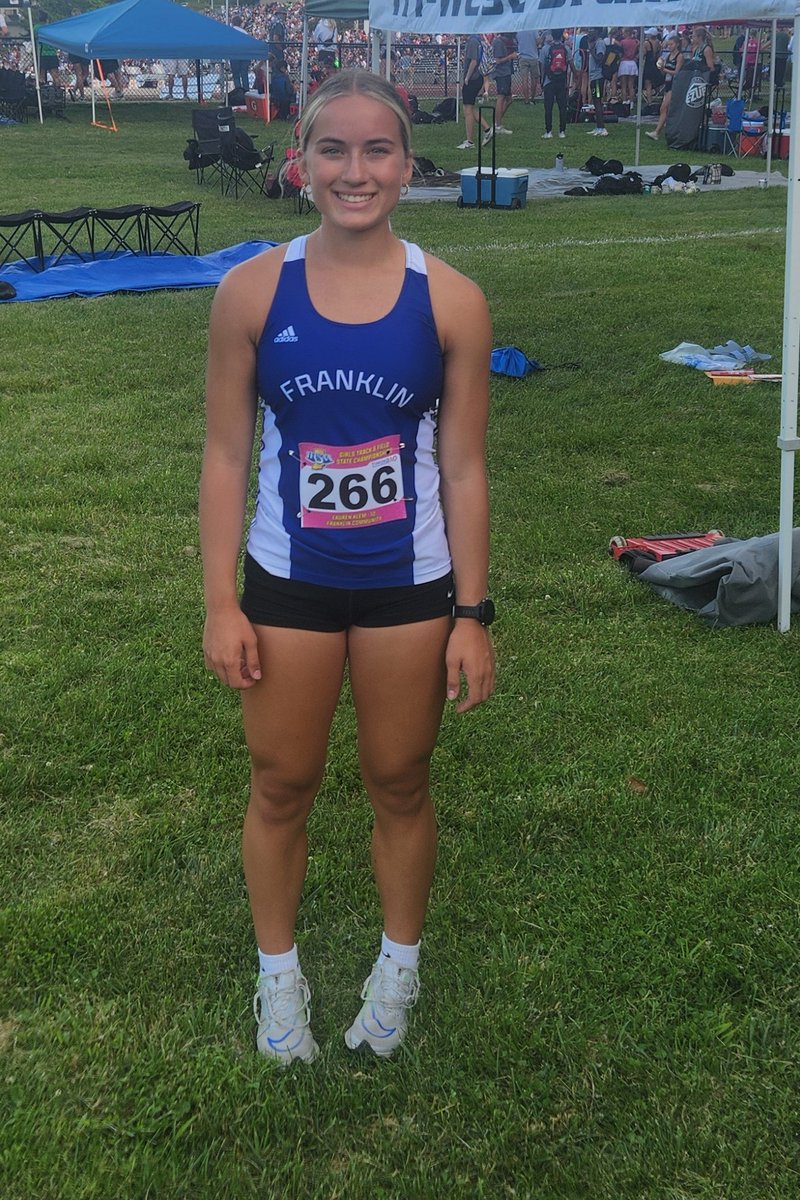 Lauren Klem runs a NEW SCHOOL RECORD in the 400 Dash (58.48) to place 15th!