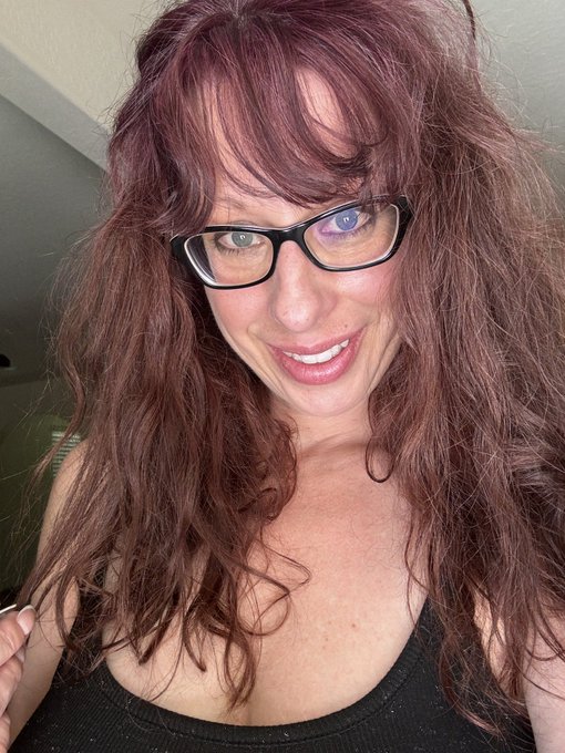 Just took a dip in the pool and now I got crazy hair&hellip;. lol 🤪💁🏻&zwj;♀️ #frizzyhair #LasVegas #swimming #hot<a href="/tag/swimming"class="tags"><span>#swimming</span></a><a href="/tag/hot"class="tags"><span>#hot</span></a><a href="/tag/lasvegas"class="tags"><span>#lasvegas</span></a><a href="/tag/frizzyhair"class="tags"><span>#frizzyhair</span></a>