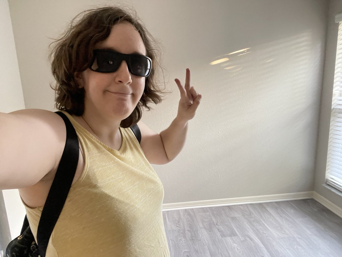 Landlady sold the house we were renting so now we’re able to begin the soft move process of this nonsense. The real move is this Sunday

New bedroom selfie lmao