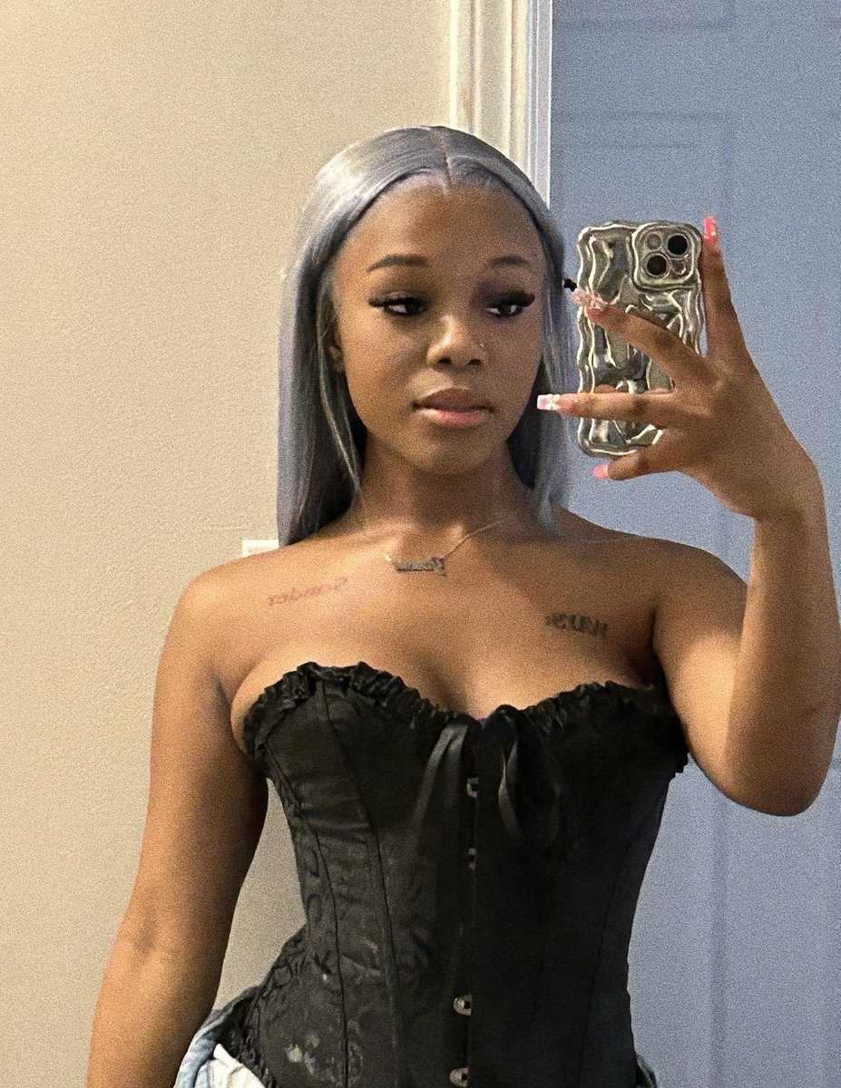 genesisshaniyah's tweet photo. Fine shit , Pretty face ADORABLE 😘😘 https://t.co/S3lvOvRyTc