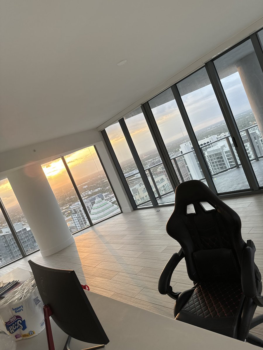 AnthonyLapietra's tweet photo. Upgrade your setup.

Even if you dont have the money

The place where you sit for hours a day to accomplish all of your dreams and goals is important 

Same with your bed 

Same with where you live

ESPECIALLY the same with the people you surround with

Set yourself up to win. 

Dont keep the bad things around to have it there as an excuse to fallback on