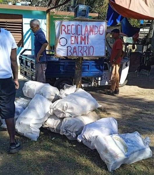 iMañana! iOtra gran jornada de reciclaje con #GER y los #CDRCuba! #Cuba #MiBarrioRecicla #SomosDelBarrio