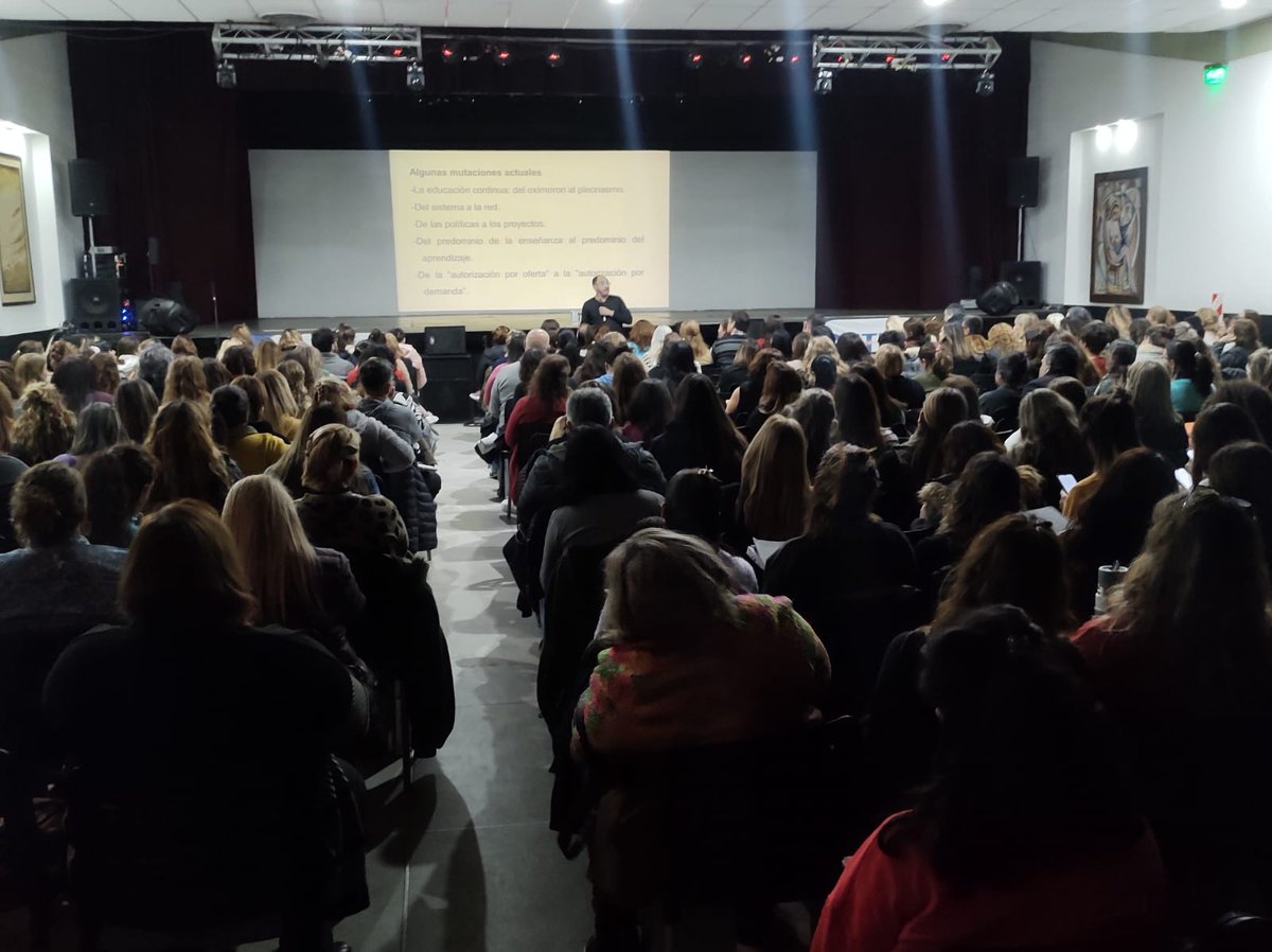 sutemendoza's tweet photo. -Con más de 400 docentes presentes y con el reconocimiento del Concejo Deliberante del departamento 👏, 𝗣𝗮𝗯𝗹𝗼 𝗣𝗶𝗻𝗲𝗮𝘂 𝗲𝘀𝘁𝘂𝘃𝗼 𝗲𝘀𝘁𝗲 𝘃𝗶𝗲𝗿𝗻𝗲𝘀 𝗲𝗻 𝗦𝗮𝗻 𝗥𝗮𝗳𝗮𝗲𝗹.-

📆Viernes 31 de Mayo
📍Salón Excélsior https://t.co/cmpncJQne5