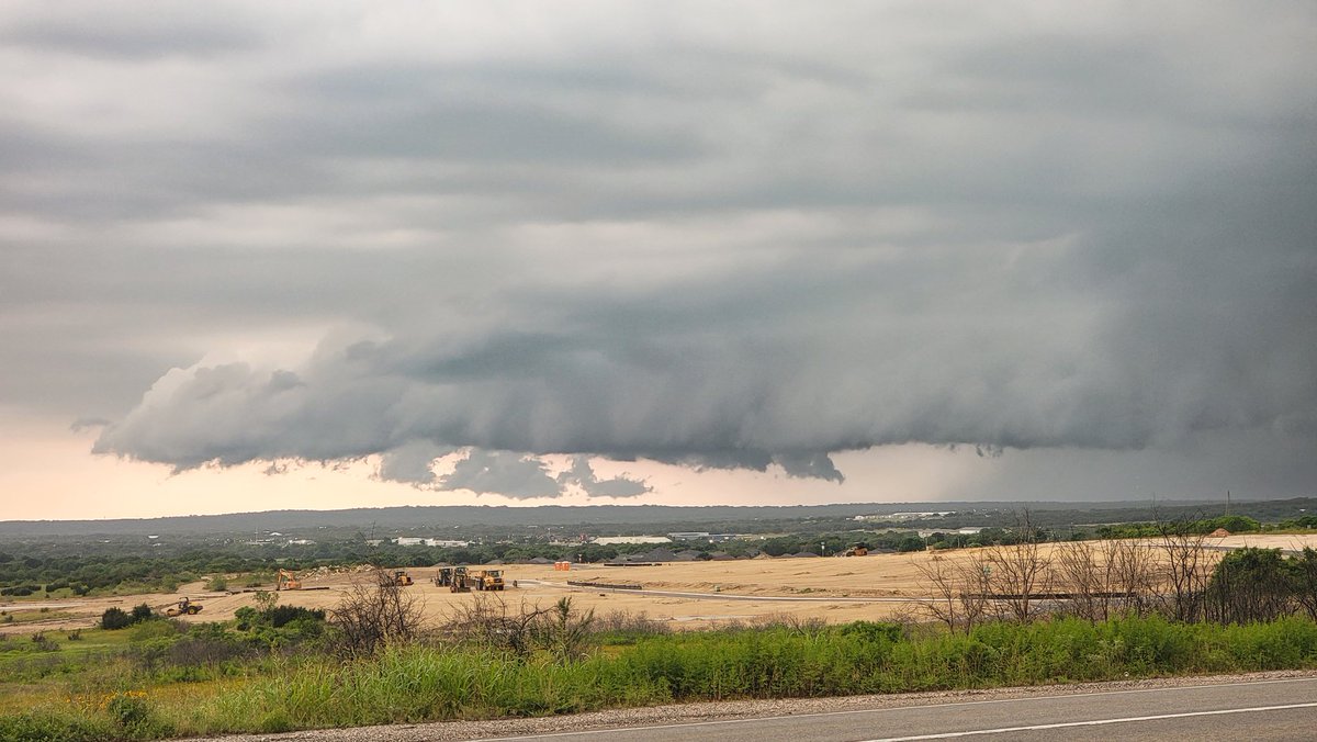 Amazing structure looking towards Kingsland from Burnet.

#atxwx #txwx #wx #wxtwitter #ewx #Texas #thunderstorms #weather #atxwx #atx 

@BurnetWx