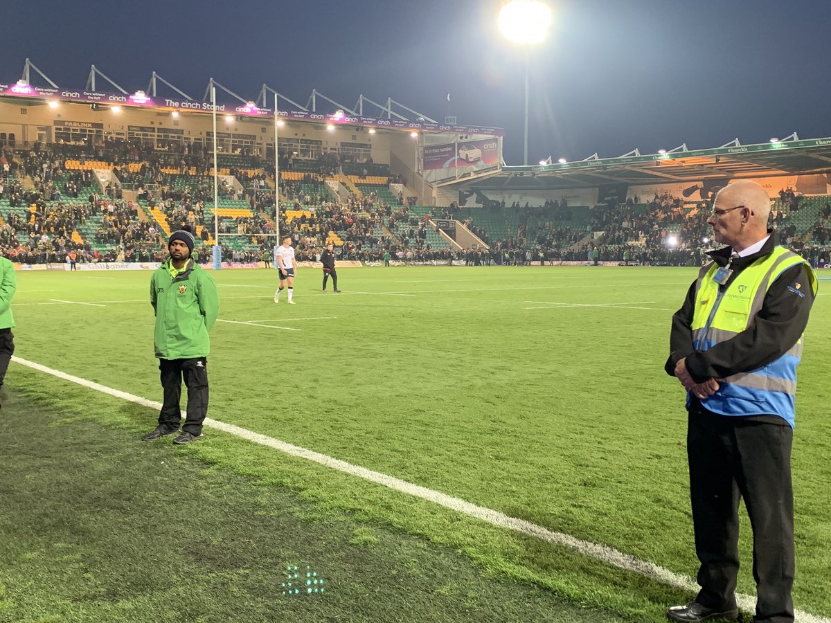 SamLimbert10's tweet image. Gutted that Sarries just came up short but an intense Prem SF. Glad I got to see Owen Farrell and the Vunipola brothers play for Sarries one last time 😢 ⚫️🔴