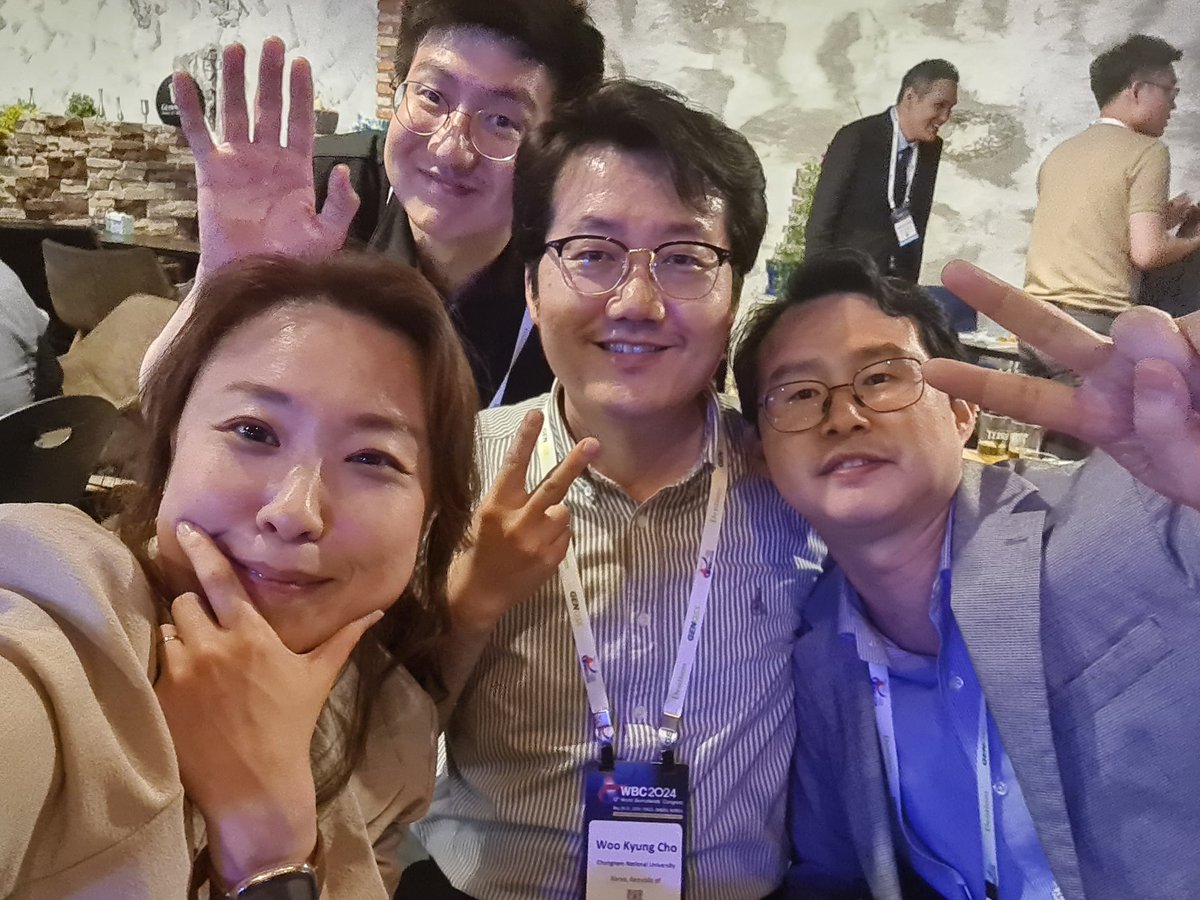 Yanghee Kim (@dryangheekim) on Twitter photo Had an AMAZING time at #wbc2024 in Korea! Its an honour to be invited to give a talk about my research <a href="/UoS_Medicine/">Southampton Medicine</a> at this Congress, more than 4000 participants from 62 countries!
Great to catch up with many friends and colleagues. Importantly, making new network in the field. Had an AMAZING time at #wbc2024 in Korea! Its an honour to be invited to give a talk about my research <a href="/UoS_Medicine/">Southampton Medicine</a> at this Congress, more than 4000 participants from 62 countries!
Great to catch up with many friends and colleagues. Importantly, making new network in the field.
