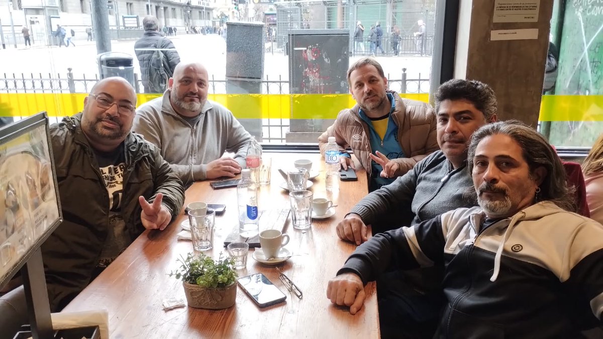 vhugobellon's tweet photo. Hoy nos reunimos con @federgiuliani Secretario General de @ATECordoba para expresarle nuestra solidaridad por la persecución que sufre de parte del gobierno de @MartinLlaryora .
Repudiamos los allanamientos de su domicilio y de la seccional de @ateriocuarto !!!
@17deOctubreATE https://t.co/OdqOP9iyS2