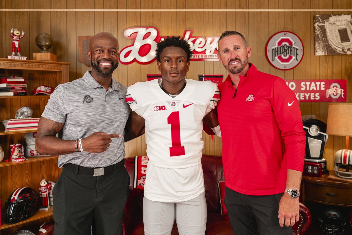 Elite 4-star WR Vernell Brown III on his official visit to Ohio State this weekend🌰 Brown ranks No. 35 NATL. (No. 6 WR) in the 2025 class⭐️ (📸: @VB3_9) Read: on3.com/college/ohio-s…