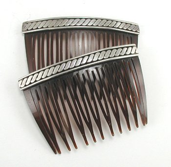 A nice addition to beautiful hair. Sterling silver Navajo hair combs horsekeeping.com/jewelry/combs/…