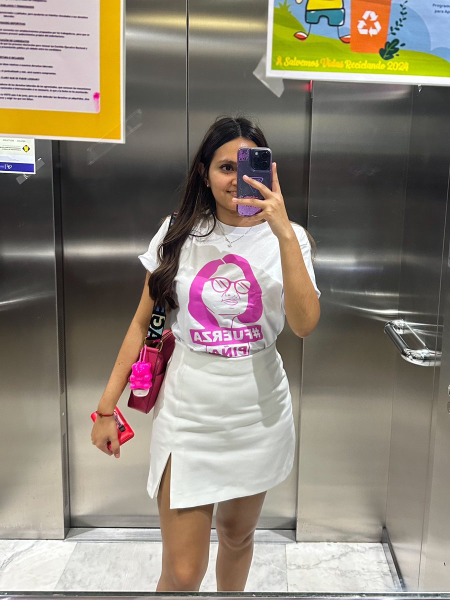 Viernes de traer la Camiseta bien Puesta ⚖️
Playera de la MINISTRA PRESIDENTA 👩🏻‍⚖️🍍

#IndependenciaJudicial
#TodosSomosPJF
#FuerzaPiña 👩🏻‍⚖️
#TeamPiña 🍍