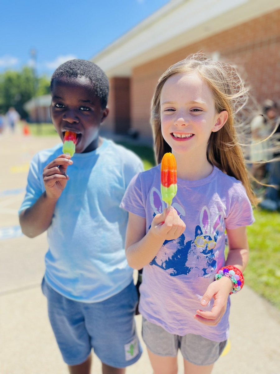 Danielle Minehan tweet media