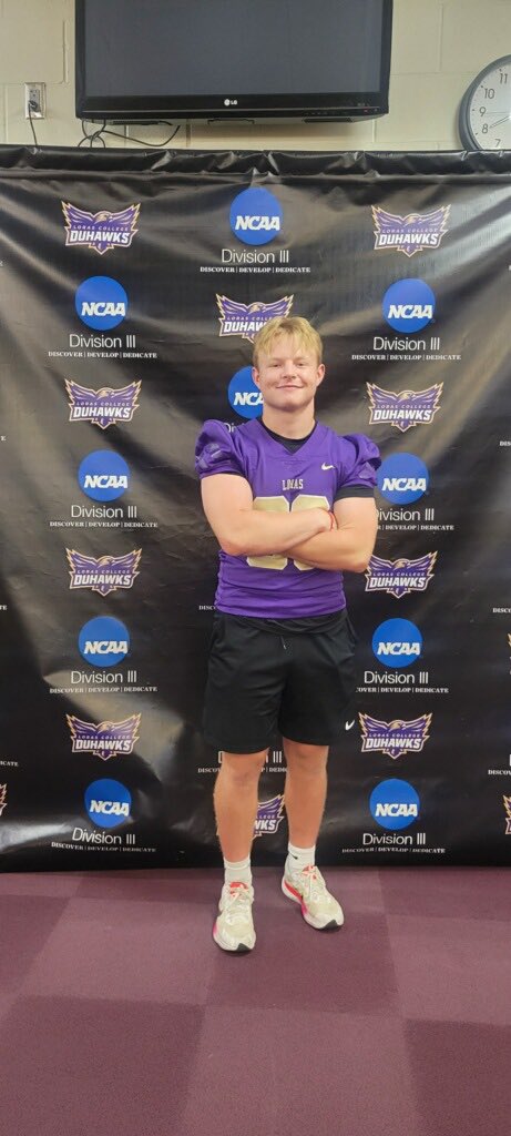 SR MLB RJ Carnes took a visit today to <a href="/LorasCollegeFB/">Loras Football</a> #daybyday