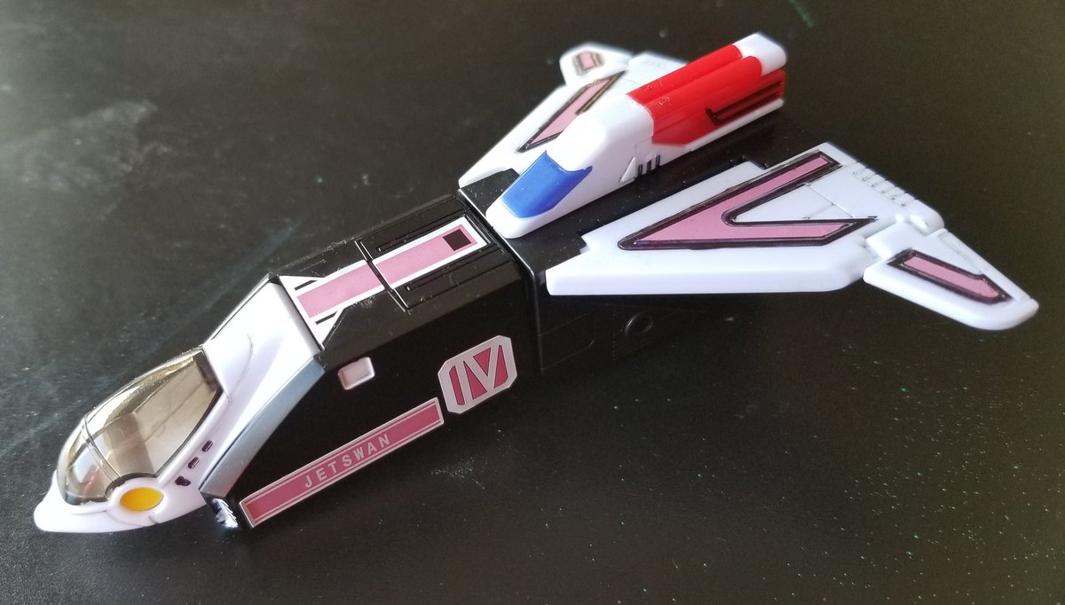 DU_hockeygirl40's tweet photo. I also painted parts of the weapons to fit the color scheme of the birdonic saber. Cont. #supersentai #choujinsentaijetman #jeticarus #superminipla #jethawk #jetcondor #jetowl #jetswan #jetswallow https://t.co/EUOqf0P5NH