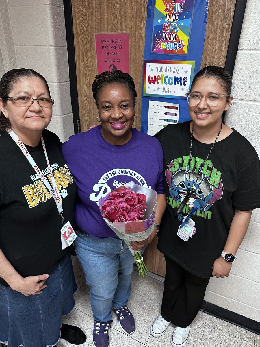 It’s a small 🌍! Rarely does your elementary counselor works with their students! Well, it happened here. @barnesriley6 was @Ms_Turcios school counselor over 24 years ago. Now Ms. Turcios gets to say see you later as Ms. Riley retires from counseling in @AldineISD. @nparedes2000