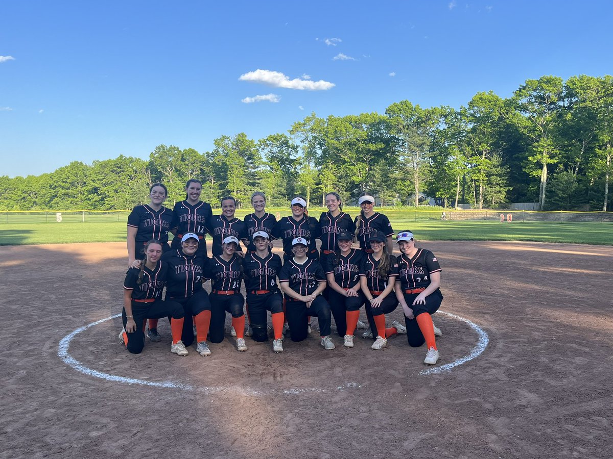 Sad to say softball season ended yesterday. This season brought a lot of great memories and special moments. I feel lucky to be apart of this team and get to know these incredible players and coaches. Back to back Davenport champions! OASB forever 🧡🖤🐅
