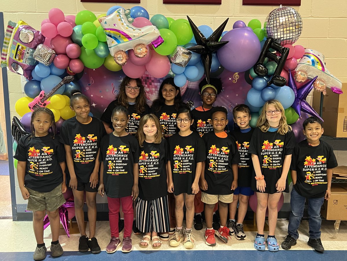 Salemave's tweet image. 🎉 Celebrating our amazing students with excellent attendance awards! Special shoutout to this ONE superstar who had PERFECT attendance—zero absences, zero tardies, and zero early dismissals all year! 🌟👏 #AttendanceChamp #DedicatedStudents