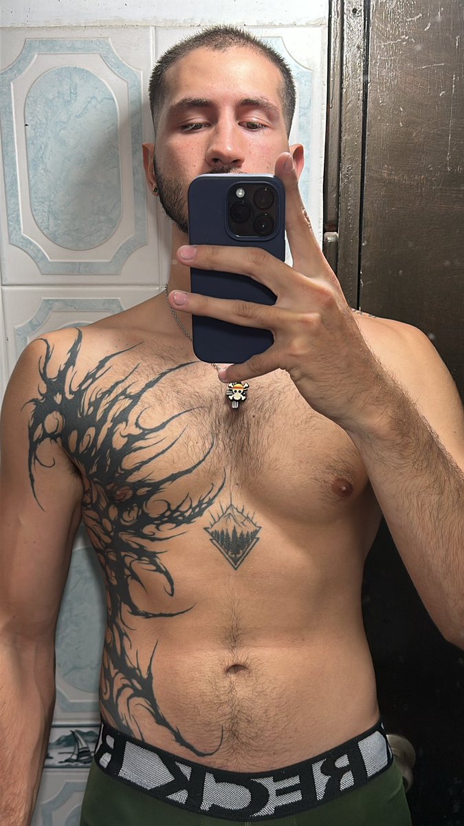 Ema1648's tweet photo. Me quiero tatuar más 😮‍💨 https://t.co/JSnWu0bBV6