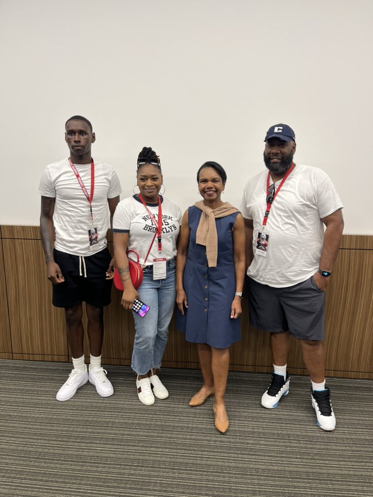 An incredible moment for my son, meeting the amazing Condoleezza Rice at Stanford University! So proud of his journey and the incredible people he's connecting with. #Stanford #Inspiration #FutureLeaders @TroyTaylorStanU @coachnazoliver @omarigaines_