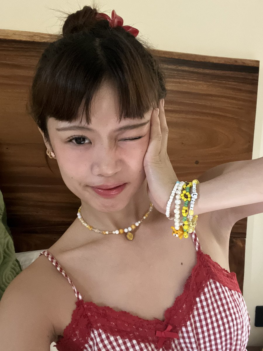 bini_maloi's tweet photo. ELYU! DI AKO NAKAPAG-TWEET BUT THANK YOU SO MUCH SA LAHAT NG PUMUNTA, GRABE YUNG SAYA KO, AS IN! 🥺 DAMING FIRSTS — first time in elyu, mag-solo prod, first time surfing, first time to meet elyu blooms hihi! I WILL DEF COME BACK! SEE U ALL TOMORROW AT STAR MAGIC GAMES HIHI #BINI https://t.co/BiuxNMFfiO
