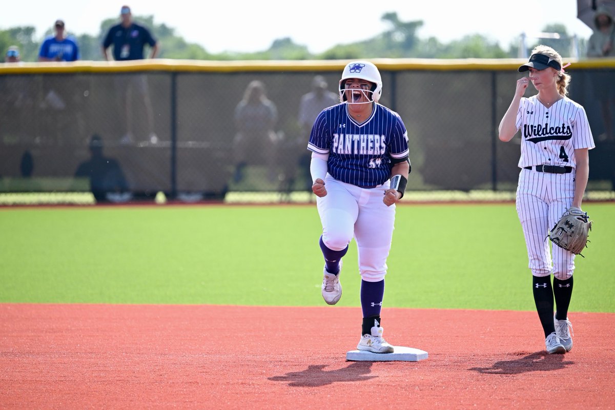 Breaking news🚨

Weslaco High punches its ticket to the state title game. Before today, no Valley team has made it to the state final. Today we have two! #RGVSoftball