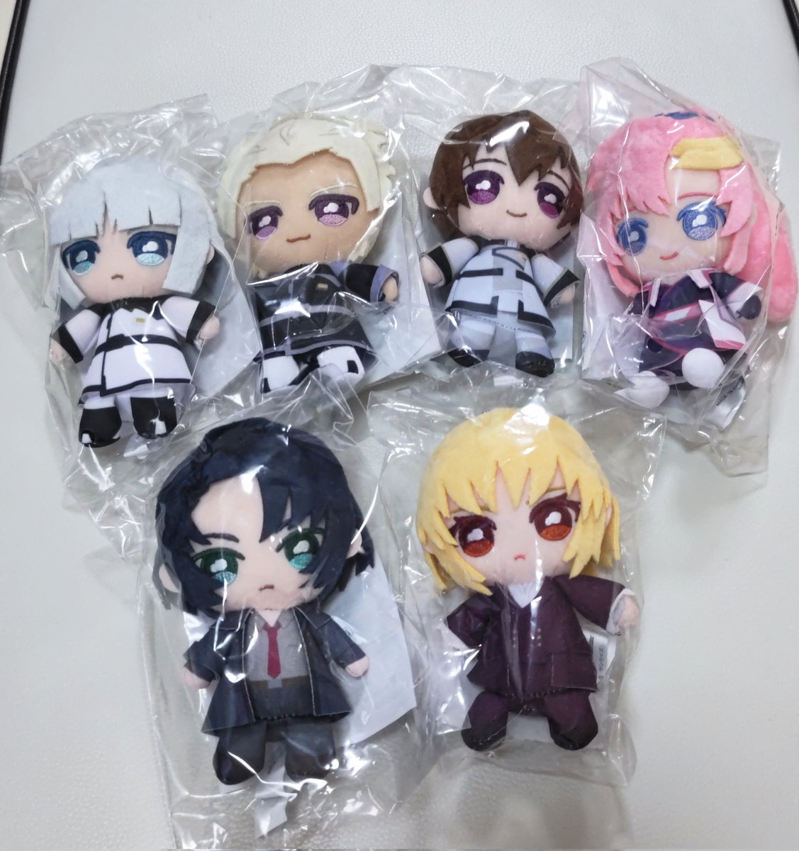 pan0922's tweet photo. ぬい達、届きましたーーー😍❤️ぎゅうぎゅうーー😆❤️❤️❤️かわいすぎる！❤️劇場で先にお迎えしていたカガリと😆小さい命❤️❤️❤️あー、みんな買えばよかったかも😁❤️❤️❤️
#SEEDFREEDOM
#GUNDAMSEEDFREEDOM https://t.co/t77a78vi5h