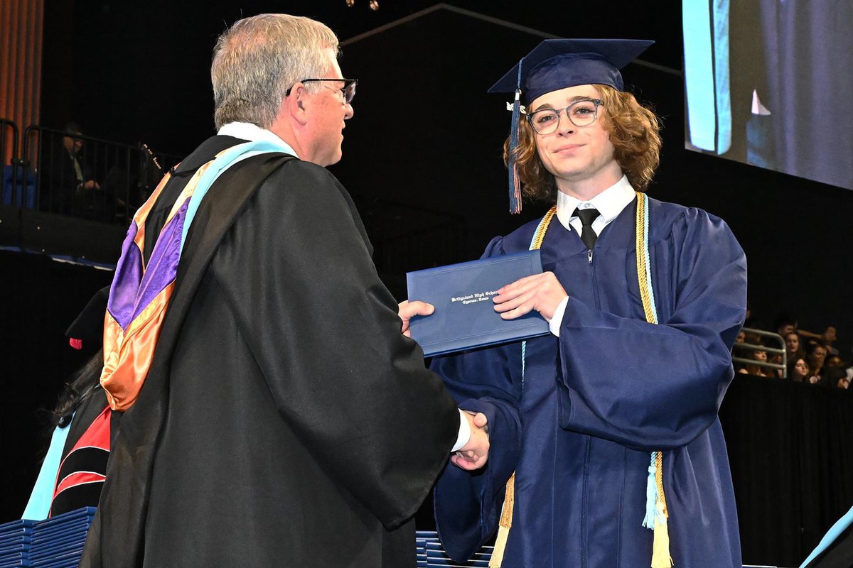 mrs_willerton's tweet photo. Congratulations to my son, Caleb, who graduated today! https://t.co/RYmsuhOytM