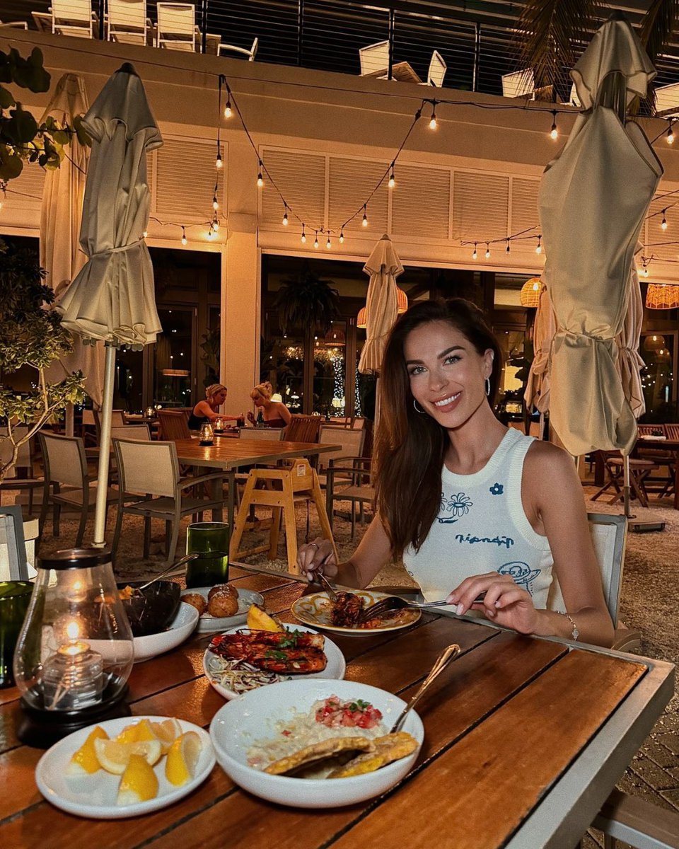 Savoring the glow of a perfect night at AMARA. ✨ #miaminights #amaraatparaiso (📷: @ann_atman)