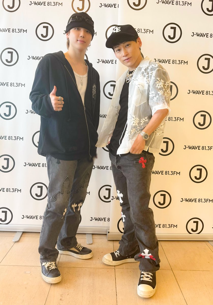 MILLIBILLI813's tweet photo. 土曜夕方５時からは
#BEFIRST がナビゲート
#AmazonMusic MILLION BILLION

今週はJUNONとSHUNTOが
音楽トピックスと共にお送りします

6月はSHUNTOが
#UVERworld のTAKUYA∞さんとトーク！
初回はSHUNTOがお気に入りの
UVERworldの曲を紹介✨

#radiko ⏩ https://t.co/AyrrGvf5e5

#jwave #ミリビリ https://t.co/oRd5xVsbmt