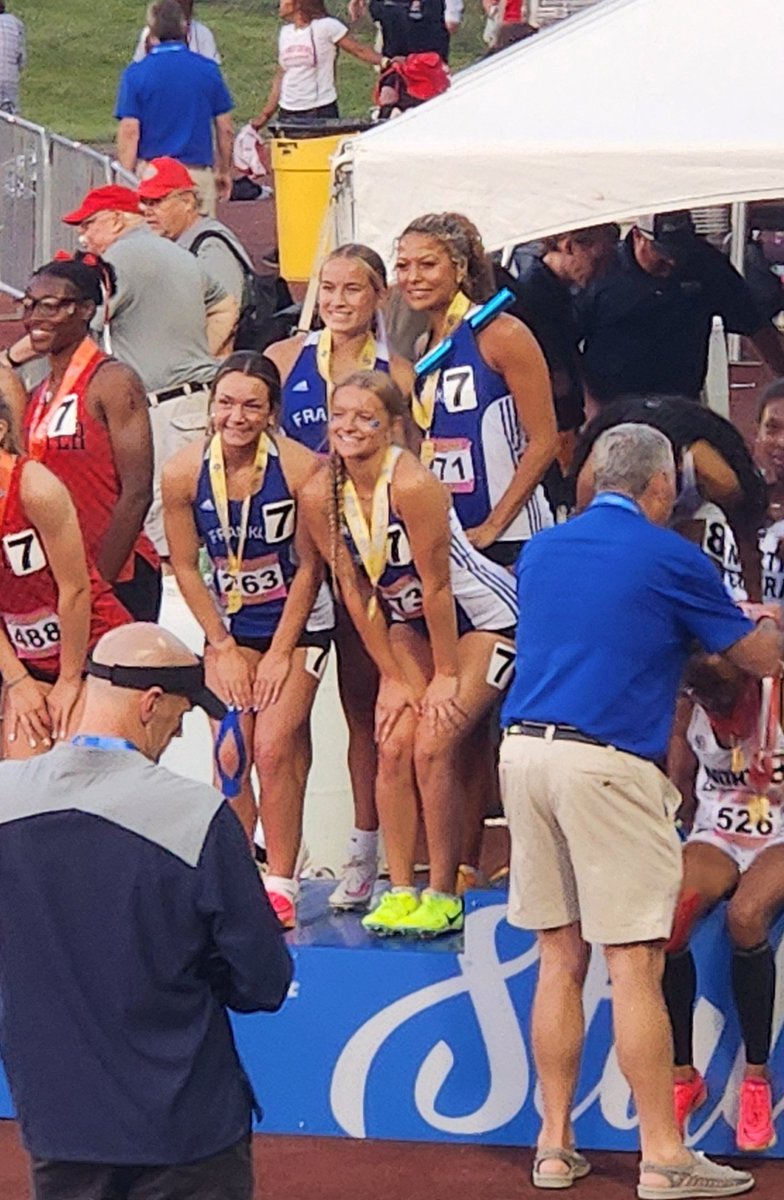 WHAT AN END TO THE NIGHT! The 4x400 team of Aubrey Runyon, Ainsley Botkin, Hanna Stewart, and Lauren Klem place 4th in a NEW SCHOOL RECORD TIME 3:55.47!!