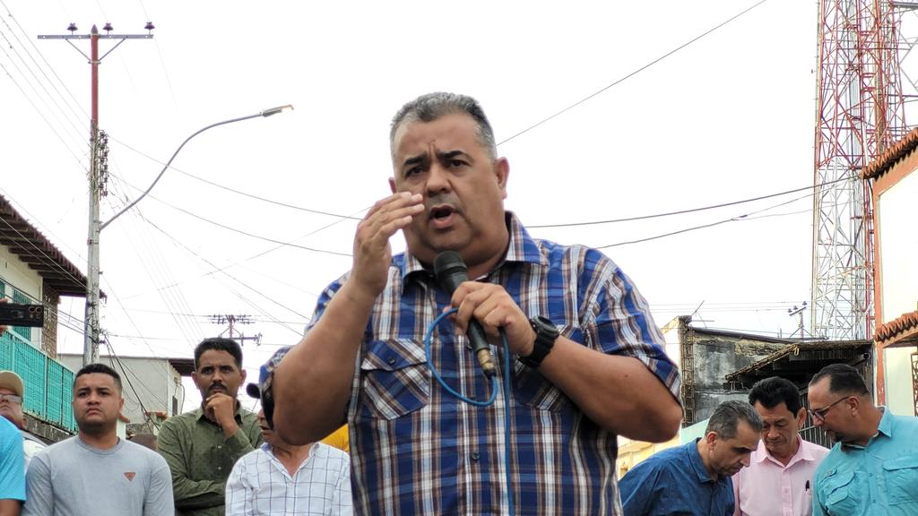 MonagasAD's tweet photo. #31Mayo | Acompañamos a nuestro Secretario de Organización Nacional @PieroMaroun en asamblea con dirigentes @ADemocratica de Punta de Mata Estado Monagas. ¡Trabajo incansable y permanente por el cambio con @EdmundoGU y la unidad!🇻🇪 https://t.co/HBs5lIE6oy
