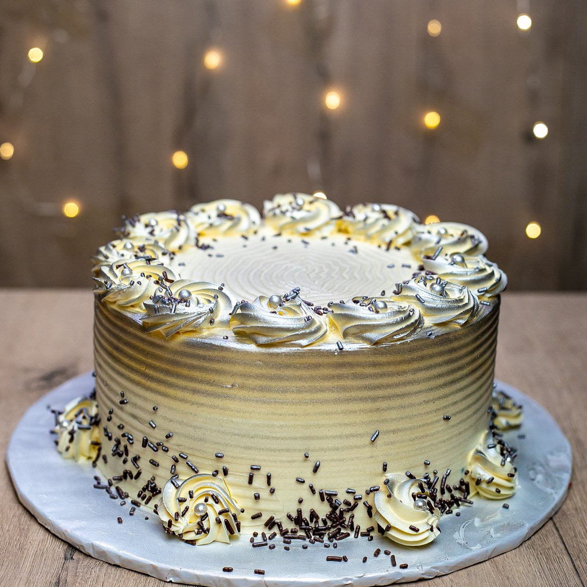 StaBakery's tweet photo. Make your birthday extra special with a delightful cake from Stabakery! 🎂✨ #Stabakery #BirthdayCake #Celebrate https://t.co/IdHMUxIyPC