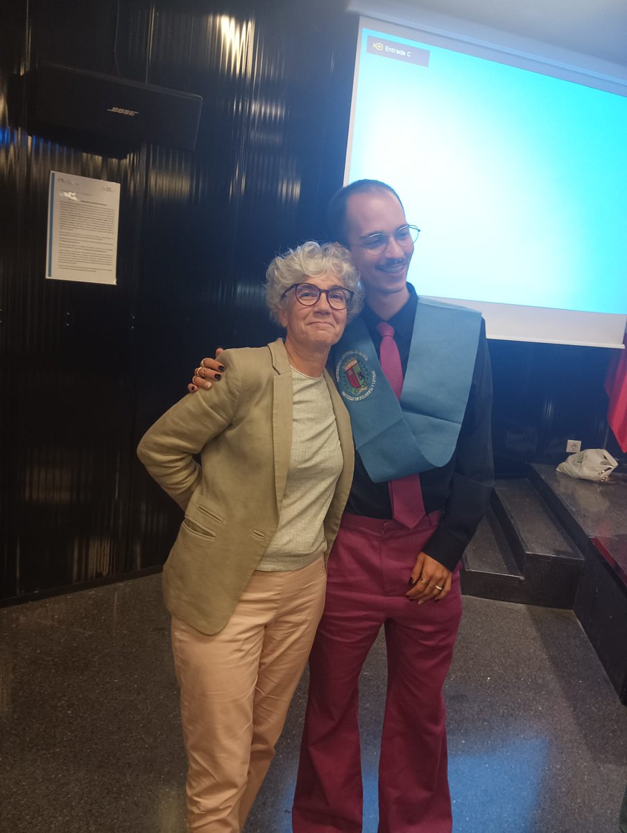 Las profesoras Rosario López Gregoris y Carmen Sánchez fueron las madrinas de cada uno de los grupos. También estuvo presente la coordinadora, prof. Raquel Fornieles. 
El acto estuvo presidido por nuestra decana, prof. Patricia Martínez.
