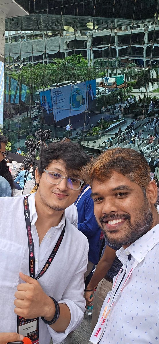 #HydTrailblazin #HydTrailblazinQuest
<a href="/HydTrailblazin/">Hyderabad Trailblazin'</a> 
Selfie with Abhishek