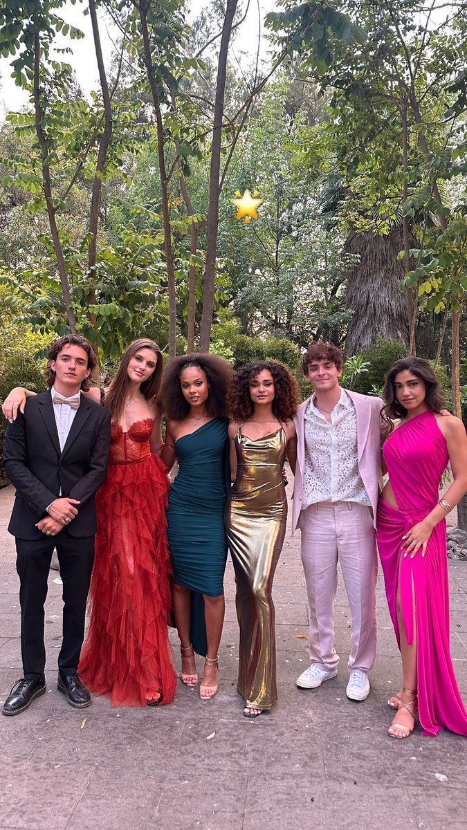 BeauclarkeDaily's tweet photo. A BELEZA DELES É SURREAL! Josh Beauchamp e Savannah Clarke juntamente com seus amigos durante o casamento da Sabina. #SabinasWedding 🫶🥰 https://t.co/fKP8JIqd8m