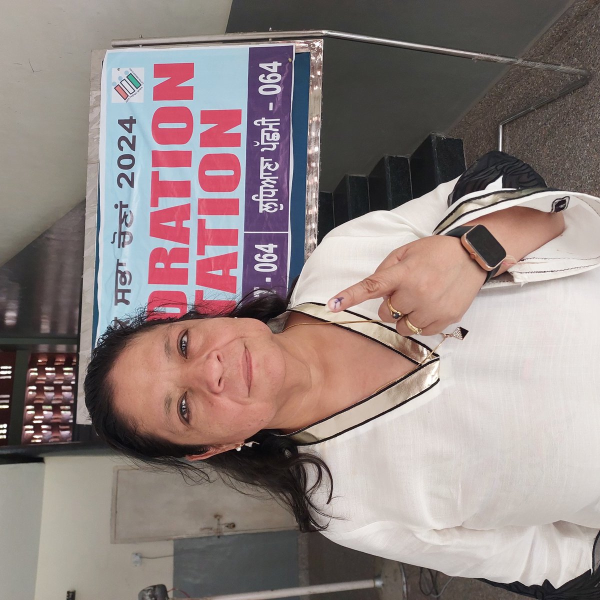 SoniaVictor4's tweet photo. Voted for better vibrant India against divisive forces of hatred and religious fanaticism which are tearing apart the social fabric of this Nation. Voted for the equality and prosperity of the common man instead of the chosen few
#LokSabhaElection2024 https://t.co/clPVMorCIp