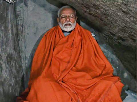 Immortal_boy19's tweet photo. Trust me bro I am the DICTATOR 
#ExitPoll #ModiJarooriHai2024 #loksabha_elections_2024 https://t.co/QGVK6nUUGX