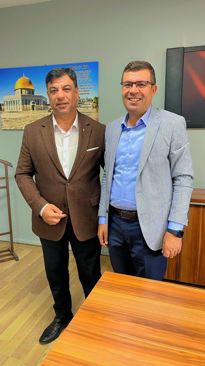 Bugün Ki Ziyaretimiz #Şuski İnsan Kaynakları Daire Başkanlığına Atanan Eğitimci Değerli Büyüğümüz Sn.Hamit ÖZYAVUZ’a Hayırlı Olsun Ziyaretinde bulunduk.Çalışmalarında Başarılar diliyorum <a href="/MDervisogluTR/">Müsavat Dervişoğlu</a> <a href="/emin_yetim/">Emin YETİM</a> <a href="/ozyavuz001/">İbrahim ÖZYAVUZ</a> <a href="/hamitozyavuz/">Hamit ÖZYAVUZ</a> <a href="/ozyavuz001/">İbrahim ÖZYAVUZ</a> <a href="/AvAliArusoglu/">Ali Arusoğlu</a>