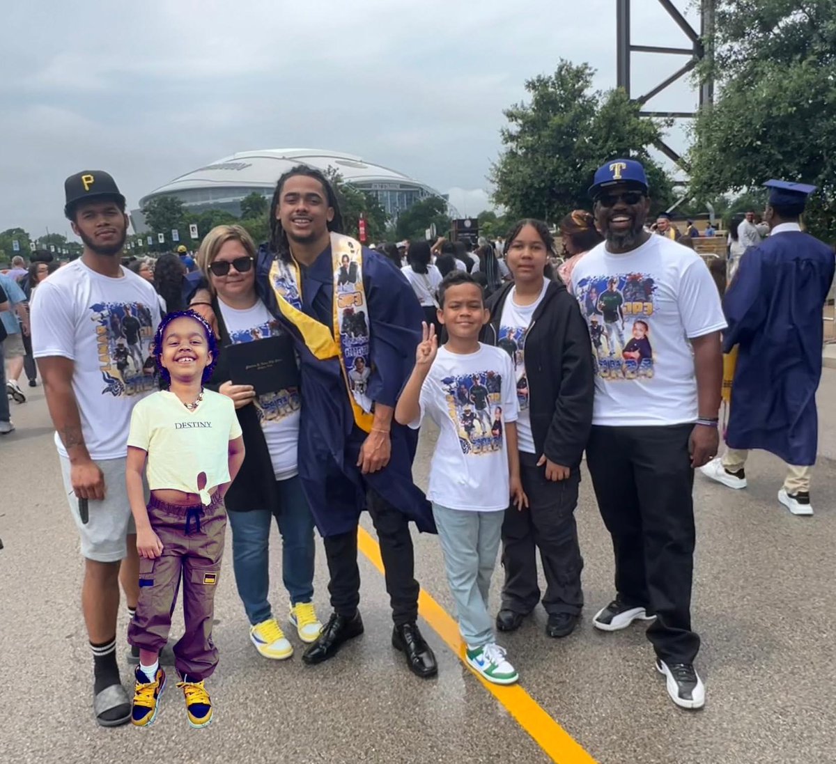 _AdrianaStrong's tweet photo. Congratulations Jayden!! Your strength and determination brought you to this moment. You prevailed with a Capital P through it all. #JP Keep pushing forward, for your resilience knows no bounds. We are so proud of you!! 
Adriana BIG Brother 🤗

#Classof2024 🎓🫶💙💛 https://t.co/isqZduPqPs