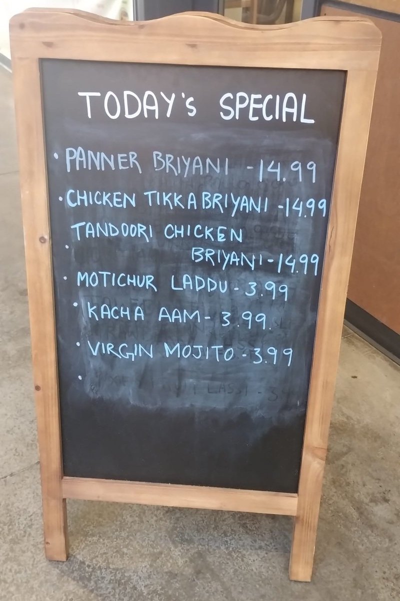 FlavoursIndiaUS's tweet image. Our weekend chef specials from 31 May thru 2 June!

Panner Biryani $14.99
Chicken Tikka Biryani $14.99
Tandoori Chicken Biryani $14.99
Motichur Laddu (2-piece) $3.99
Kacha Aam beverage $3.99
Virgin Mojito beverage $3.99

#GreshamOR #indianfood #virginmojito #GotiSoda