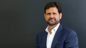 AmirIbrahimQRoo's tweet photo. #UltimaHora 
Voy con esta: ¿quien creen que está asesorando a la candidata del PRIANATO, @LiliCamposM para comprar votos en #PlayaDelCarmen? 

Antonio Solá, si el mismo que inventó lo del un peligro para México y que cobra millones de dólares. 

#Playenses de Morena mucho OJO, MUCHO. Lili Campos trae el mismo asesor que atacó vilmente a AMLO EN EL 2012